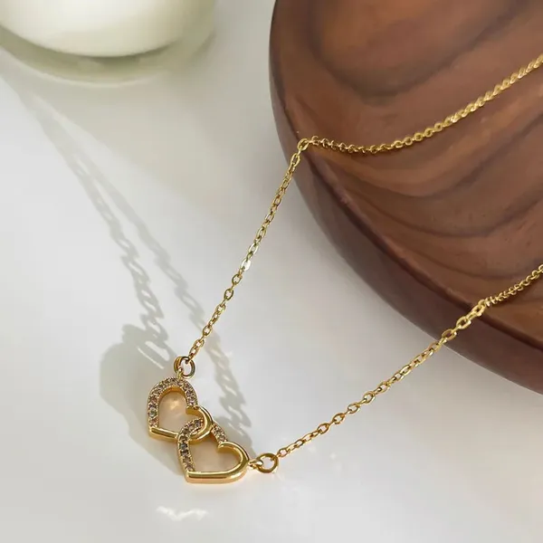 Gold_Heartlock_Pendants_For_Women